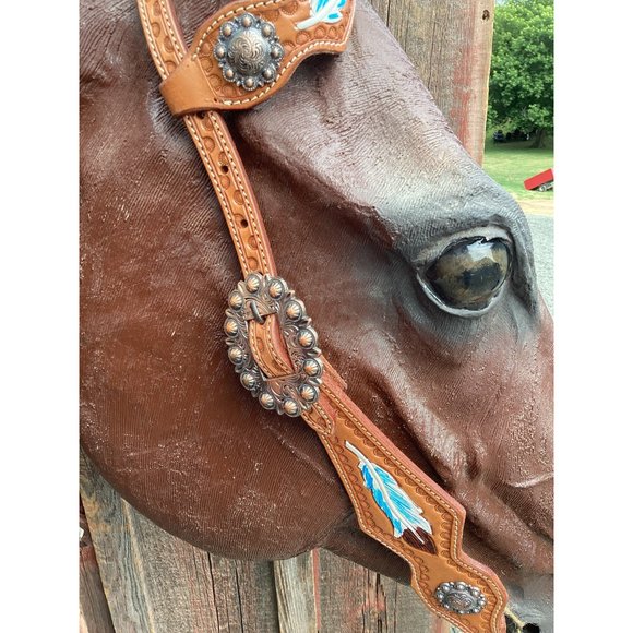 NEW Light Oil Single Ear Headstall with Tooled Feathers FOR HORSE - Picture 2 of 2